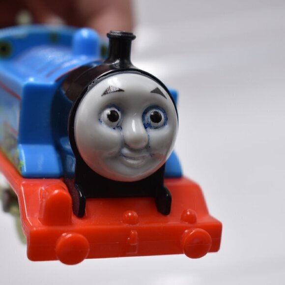 Trackmaster Thomas & Friends #1 2013 Motorized Train Engine Glow in the Dark - Picture 5 of 8